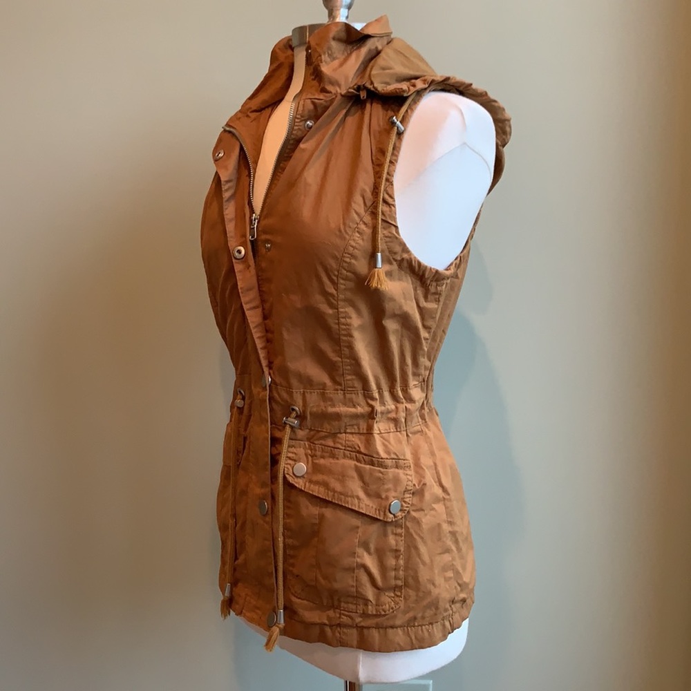 NWOT YMI Vest - Picture 3 of 14